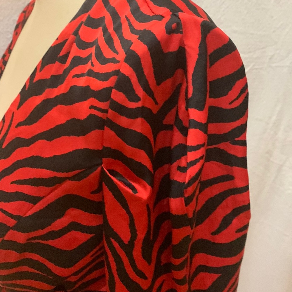 Gorgeous silk Red and Black faux wrap dress with rushing. Gathered shoulder